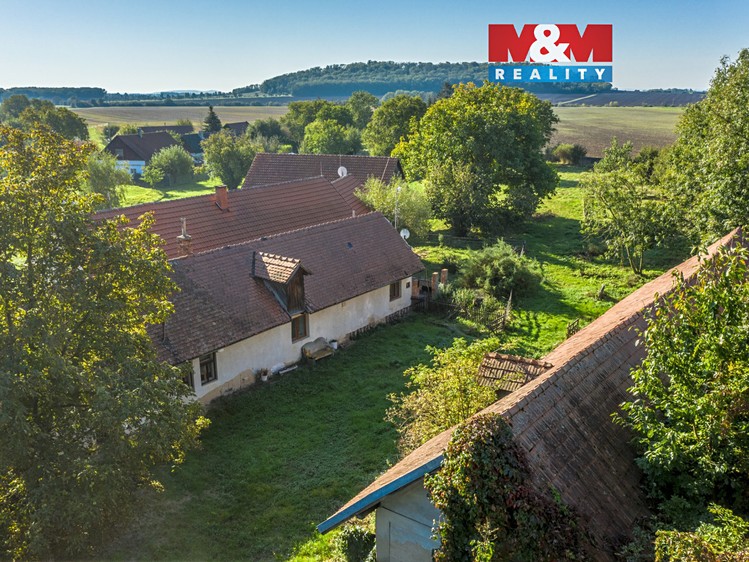 Prodej rodinného domu 95 m², pozemek 5 642 m² - foto 1