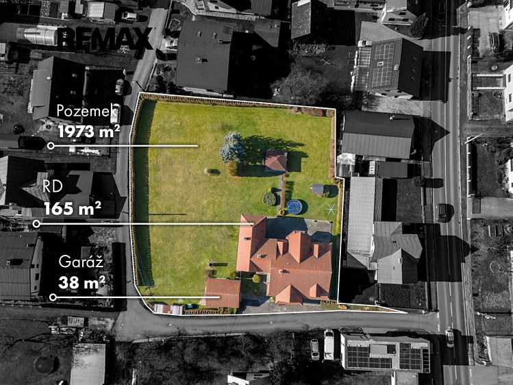 Prodej rodinného domu 302 m², pozemek 2 176 m² - foto 1