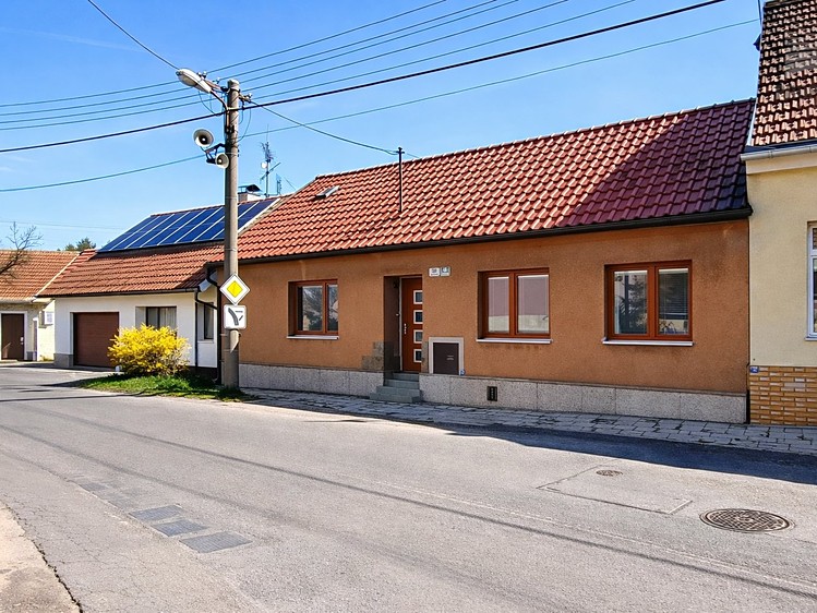 Prodej rodinného domu 120 m², pozemek 529 m² - foto 1