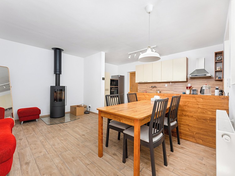 Prodej rodinného domu 108 m², pozemek 1 079 m² - foto 4