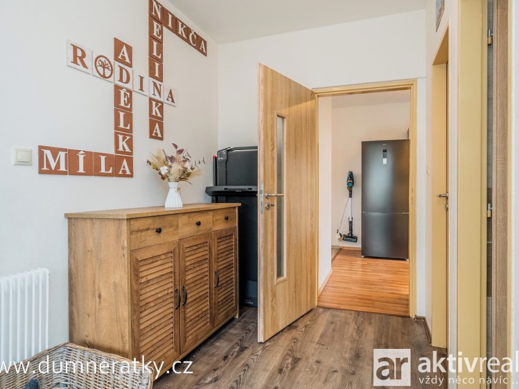 Prodej rodinného domu 223 m², pozemek 578 m² - foto 8