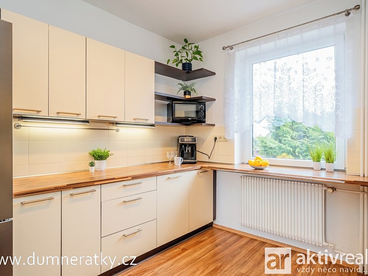 Prodej rodinného domu 223 m², pozemek 578 m² - foto 6