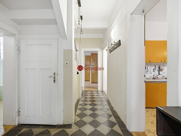 Prodej rodinného domu 177 m², pozemek 787 m² - foto 3