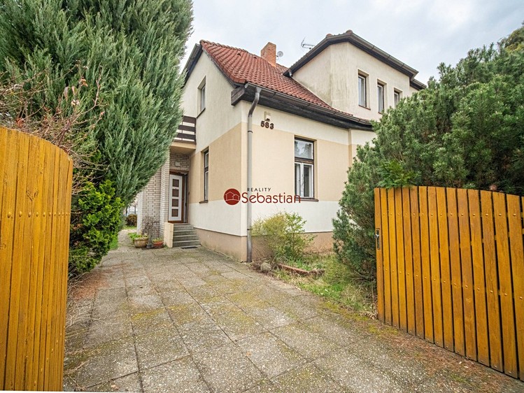 Prodej rodinného domu 177 m², pozemek 787 m² - foto 2