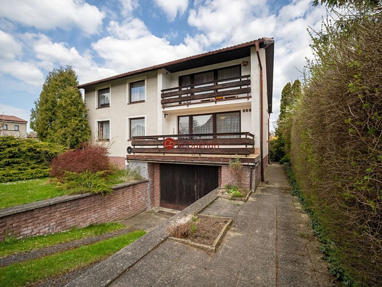 Prodej rodinného domu 300 m², pozemek 739 m² - foto 1