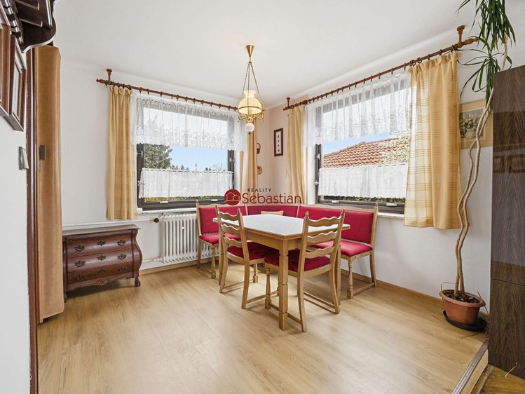 Prodej rodinného domu 300 m², pozemek 739 m² - foto 7