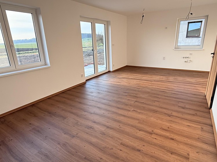 Prodej rodinného domu 140 m², pozemek 712 m² - foto 4