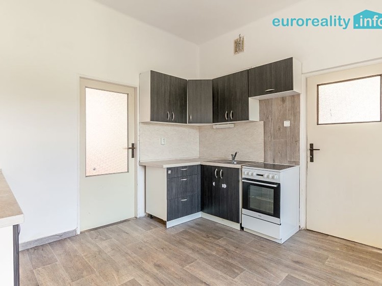 Prodej rodinného domu 160 m², pozemek 493 m² - foto 6