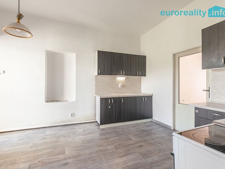 Prodej rodinného domu 160 m², pozemek 493 m² - foto 5