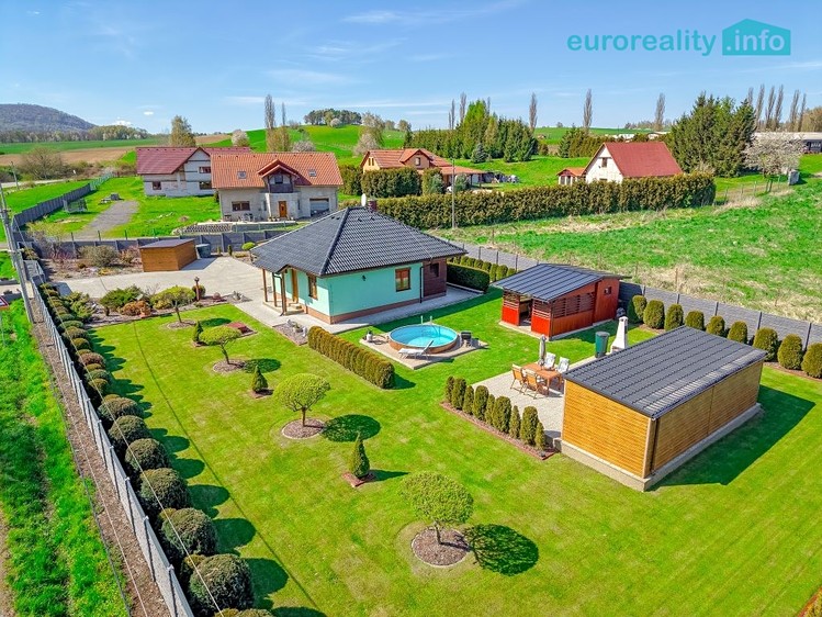 Prodej rodinného domu 60 m², pozemek 1 497 m² - foto 1