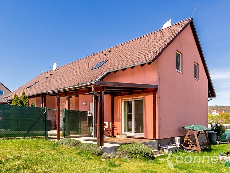 Prodej rodinného domu 121 m², pozemek 499 m² - foto 1