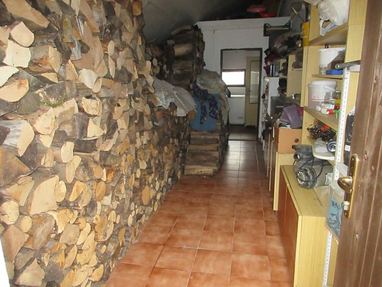Dražba rodinného domu 225 m², pozemek 1 674 m² - foto 5