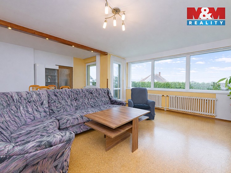 Prodej rodinného domu 236 m², pozemek 666 m² - foto 8