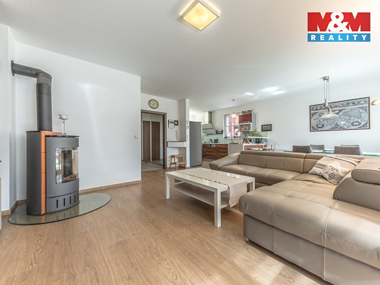 Prodej rodinného domu 124 m², pozemek 452 m² - foto 3