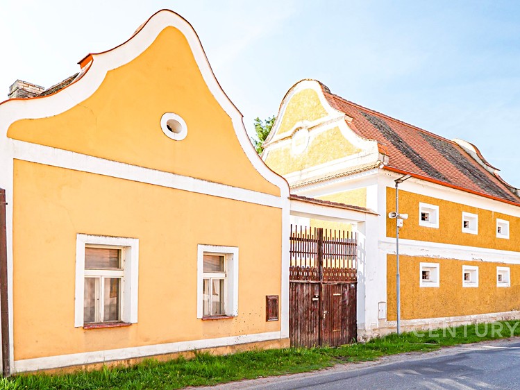 Prodej zemědělské usedlosti 260 m², pozemek 4 336 m² - foto 2