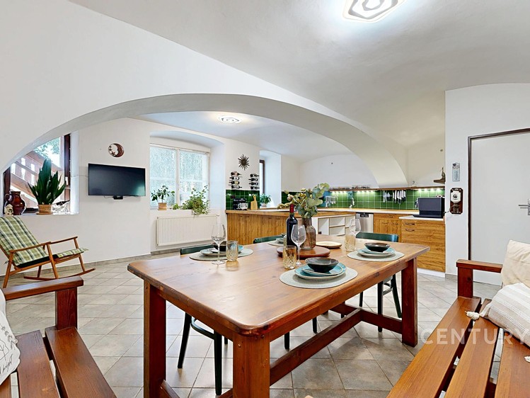 Prodej vícegeneračního domu 544 m², pozemek 7 425 m² - foto 6