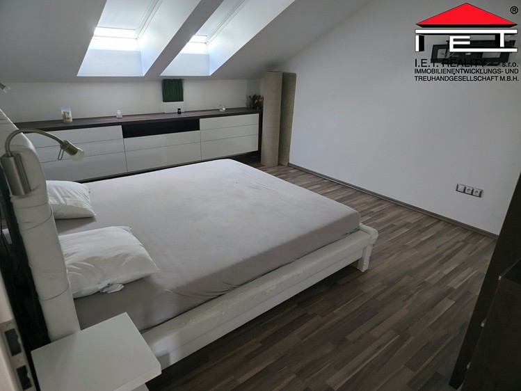 Prodej  vícegeneračního domu 327 m², pozemek 924 m² - foto 5