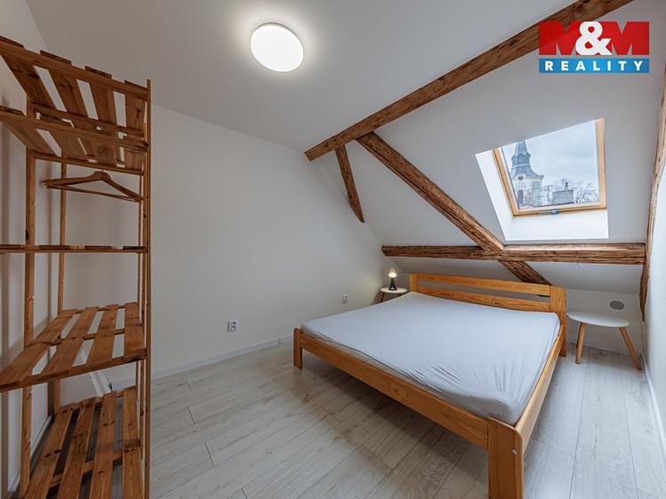 Prodej rodinného domu 327 m², pozemek 220 m² - foto 7