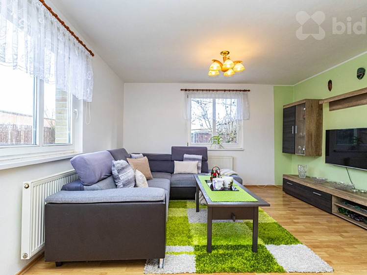 Prodej rodinného domu 146 m², pozemek 1 161 m² - foto 2