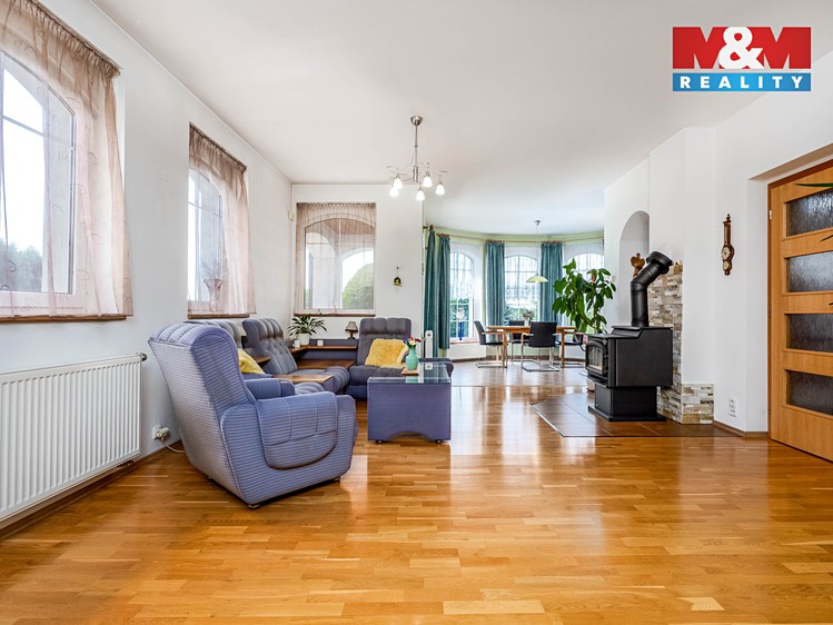 Prodej  rodinného domu 236 m², pozemek 1 138 m² - foto 4