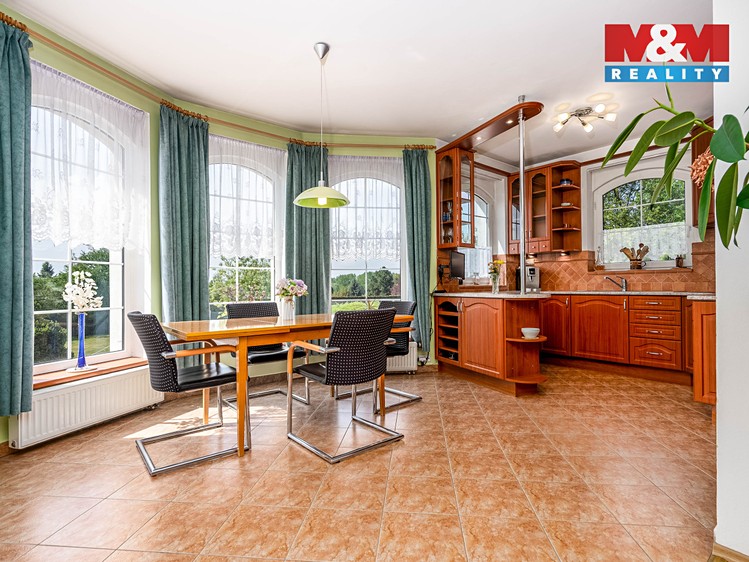 Prodej  rodinného domu 236 m², pozemek 1 138 m² - foto 3