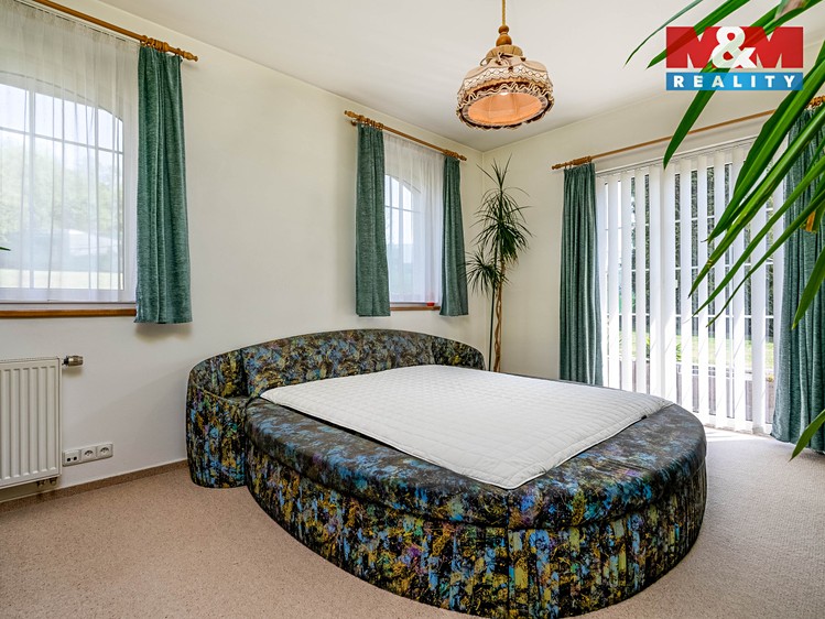 Prodej  rodinného domu 236 m², pozemek 1 138 m² - foto 8