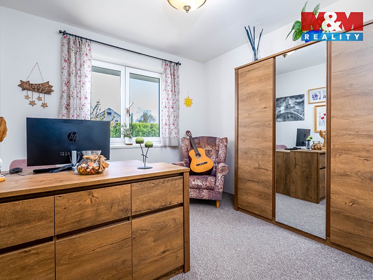 Prodej rodinného domu 104 m², pozemek 1 091 m² - foto 7