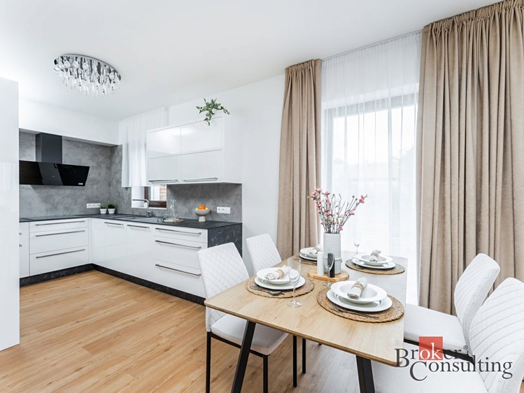 Prodej  rodinného domu 159 m², pozemek 329 m² - foto 3