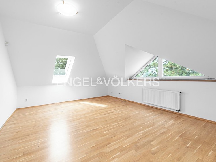 Prodej  rodinného domu 403 m², pozemek 999 m² - foto 7