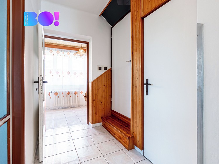 Prodej rodinného domu 191 m², pozemek 818 m² - foto 4
