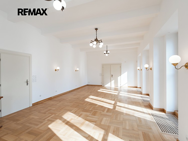 Prodej vily 675 m², pozemek 2 791 m² - foto 8