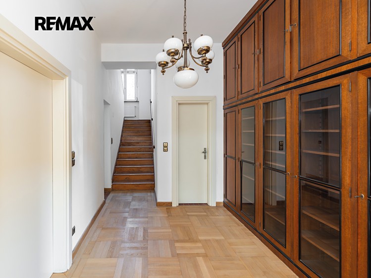 Prodej vily 675 m², pozemek 2 791 m² - foto 7