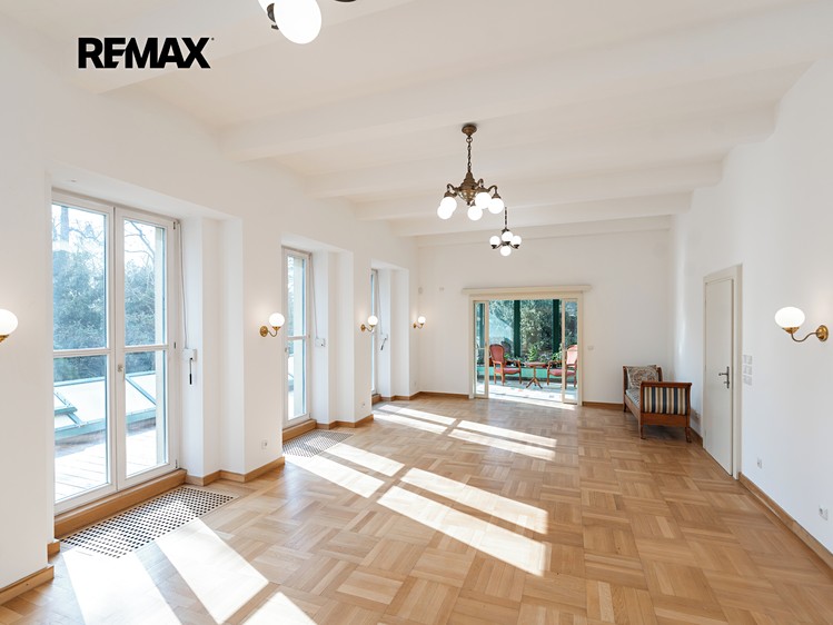 Prodej vily 675 m², pozemek 2 791 m² - foto 3