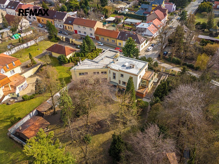 Prodej vily 675 m², pozemek 2 791 m² - foto 2