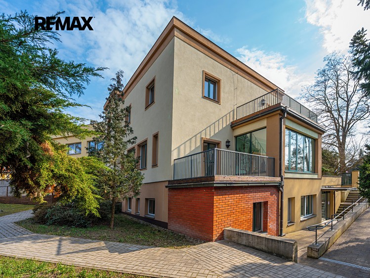 Prodej vily 675 m², pozemek 2 791 m² - foto 5