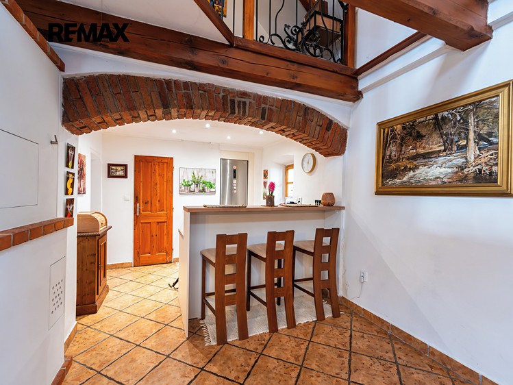 Prodej rodinného domu 340 m², pozemek 545 m² - foto 8