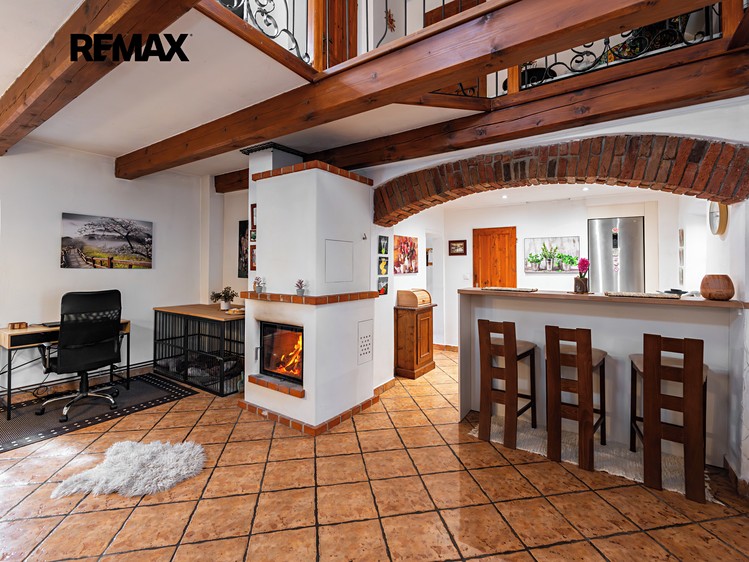 Prodej rodinného domu 340 m², pozemek 545 m² - foto 7