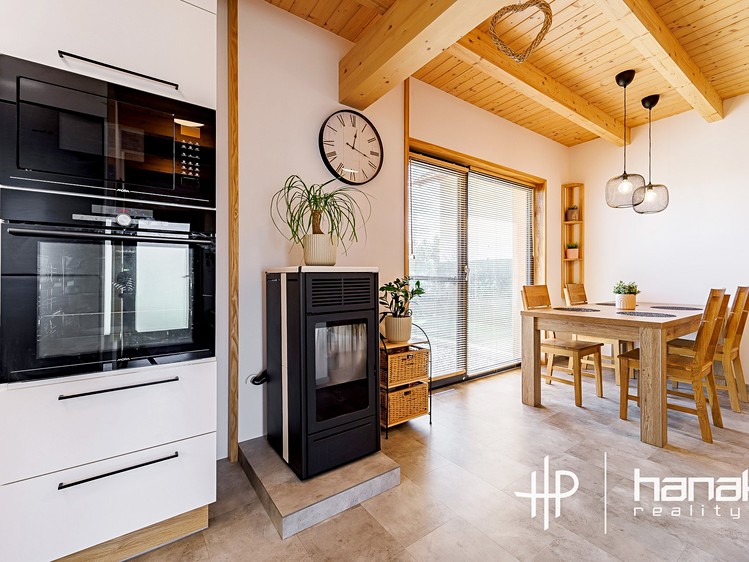Prodej rodinného domu 82 m², pozemek 503 m² - foto 2