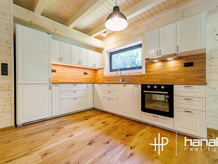 Prodej rodinného domu 121 m², pozemek 2 076 m² - foto 8
