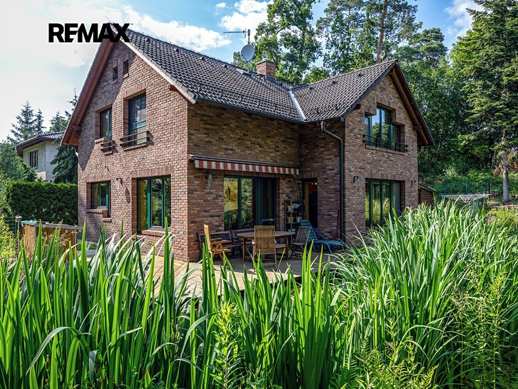 Prodej rodinného domu 280 m², pozemek 1 546 m² - foto 2