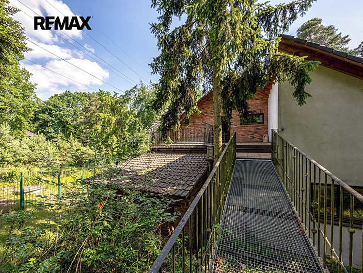 Prodej rodinného domu 280 m², pozemek 1 546 m² - foto 5