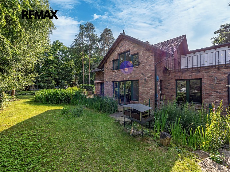 Prodej rodinného domu 280 m², pozemek 1 546 m² - foto 4