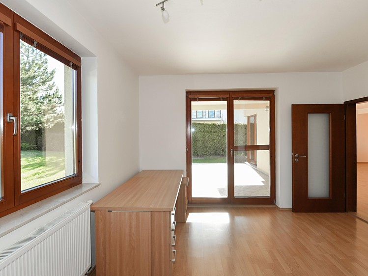 Prodej rodinného domu 270 m², pozemek 1 m² - foto 6