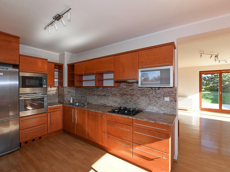 Prodej rodinného domu 270 m², pozemek 1 m² - foto 3