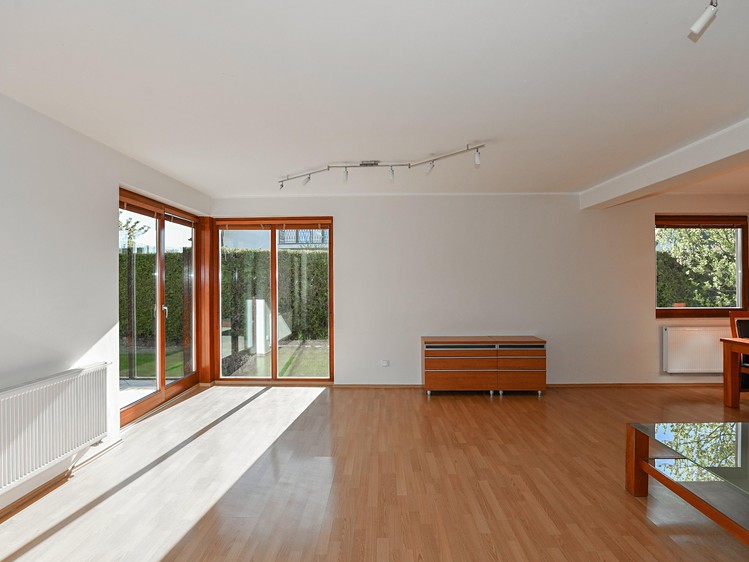 Prodej rodinného domu 270 m², pozemek 1 m² - foto 4