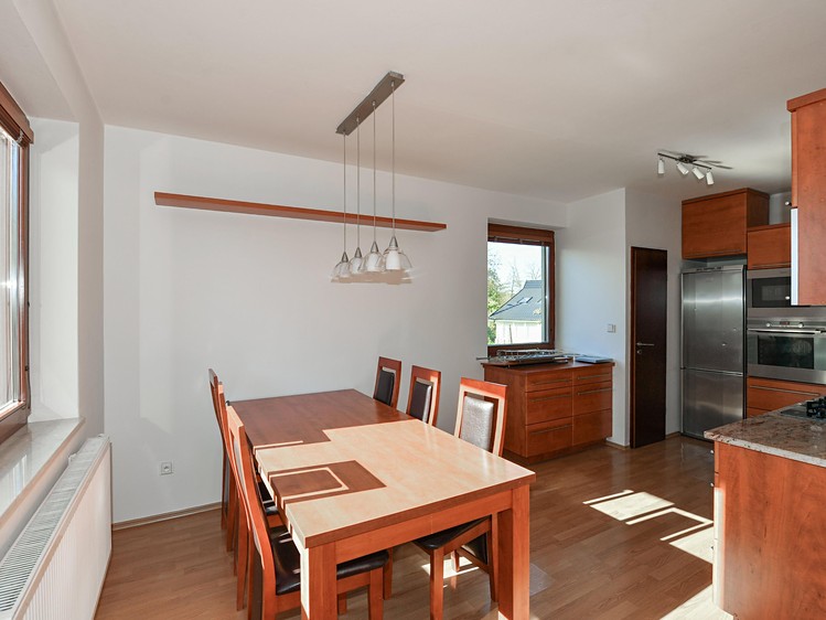 Prodej rodinného domu 270 m², pozemek 1 m² - foto 5