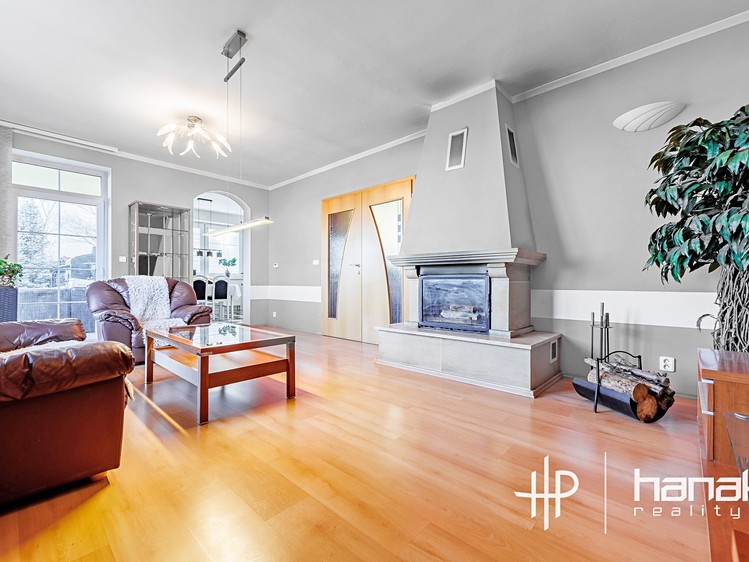 Prodej rodinného domu 146 m², pozemek 689 m² - foto 4