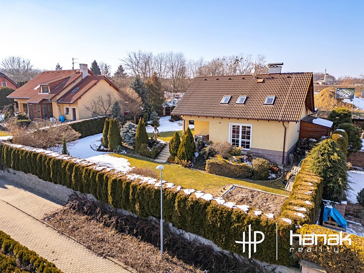 Prodej rodinného domu 146 m², pozemek 689 m² - foto 3
