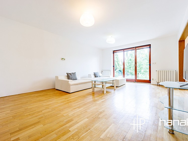Prodej rodinného domu 240 m², pozemek 641 m² - foto 7