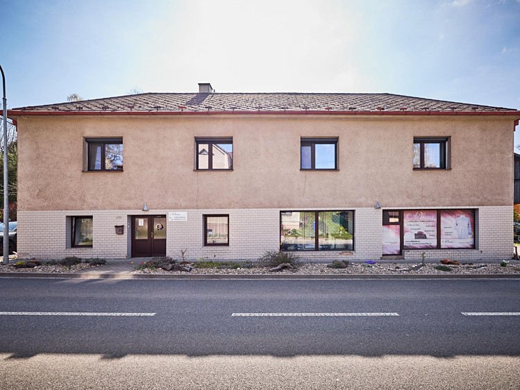 Prodej rodinného domu 274 m², pozemek 796 m² - foto 3